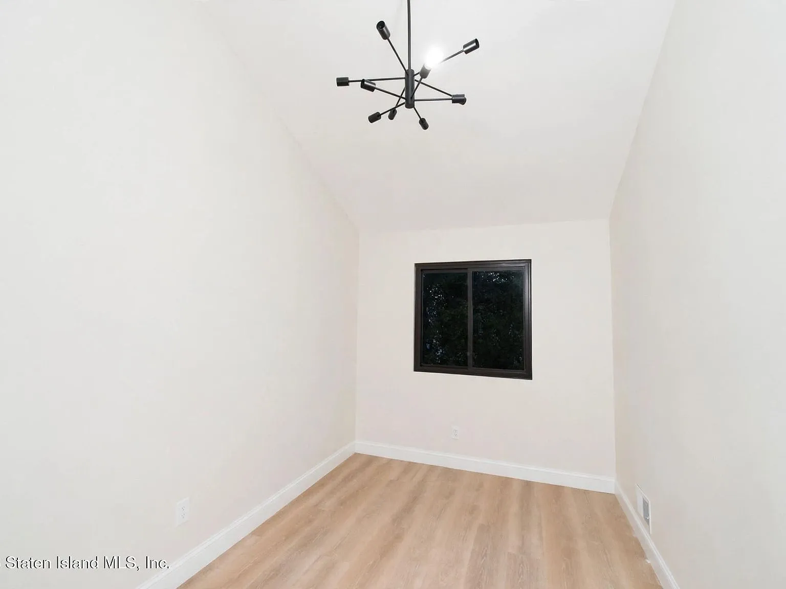 25 Wolkoff Lane photo 10