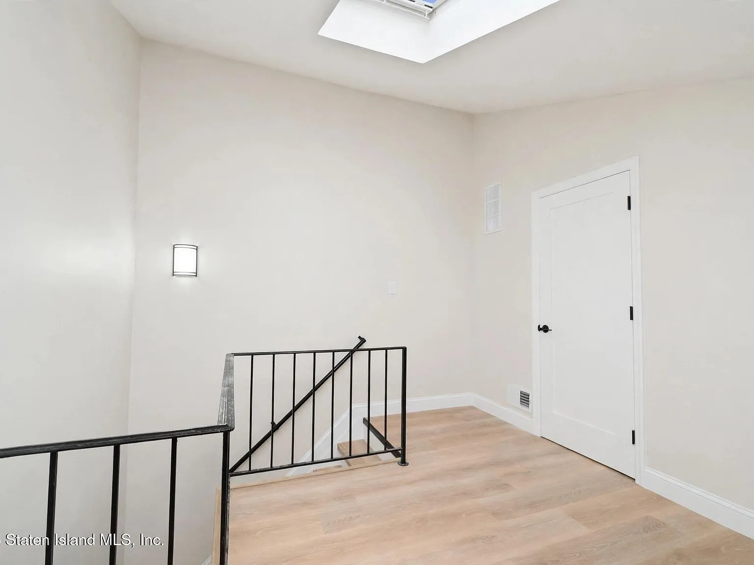 25 Wolkoff Lane photo 13