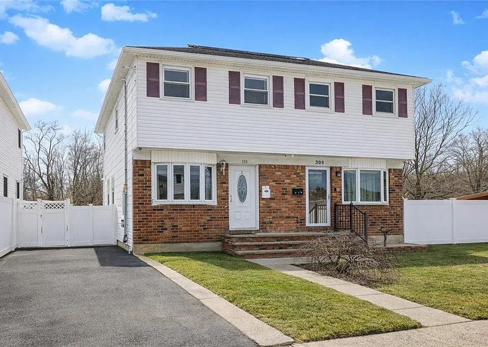 310 Chesterton Avenue photo 1