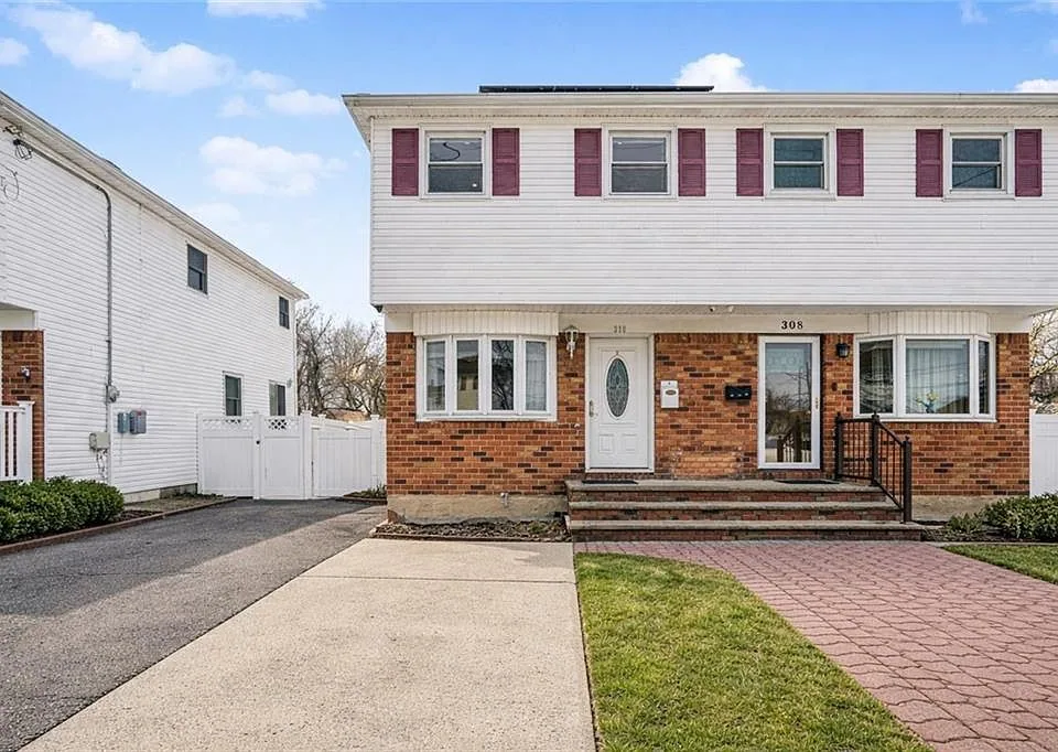 310 Chesterton Avenue photo 2