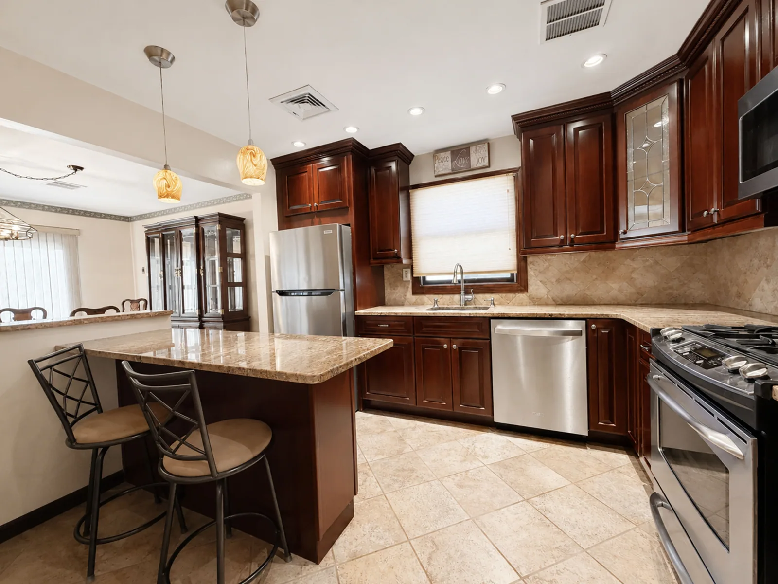 Kitchen and bar counter