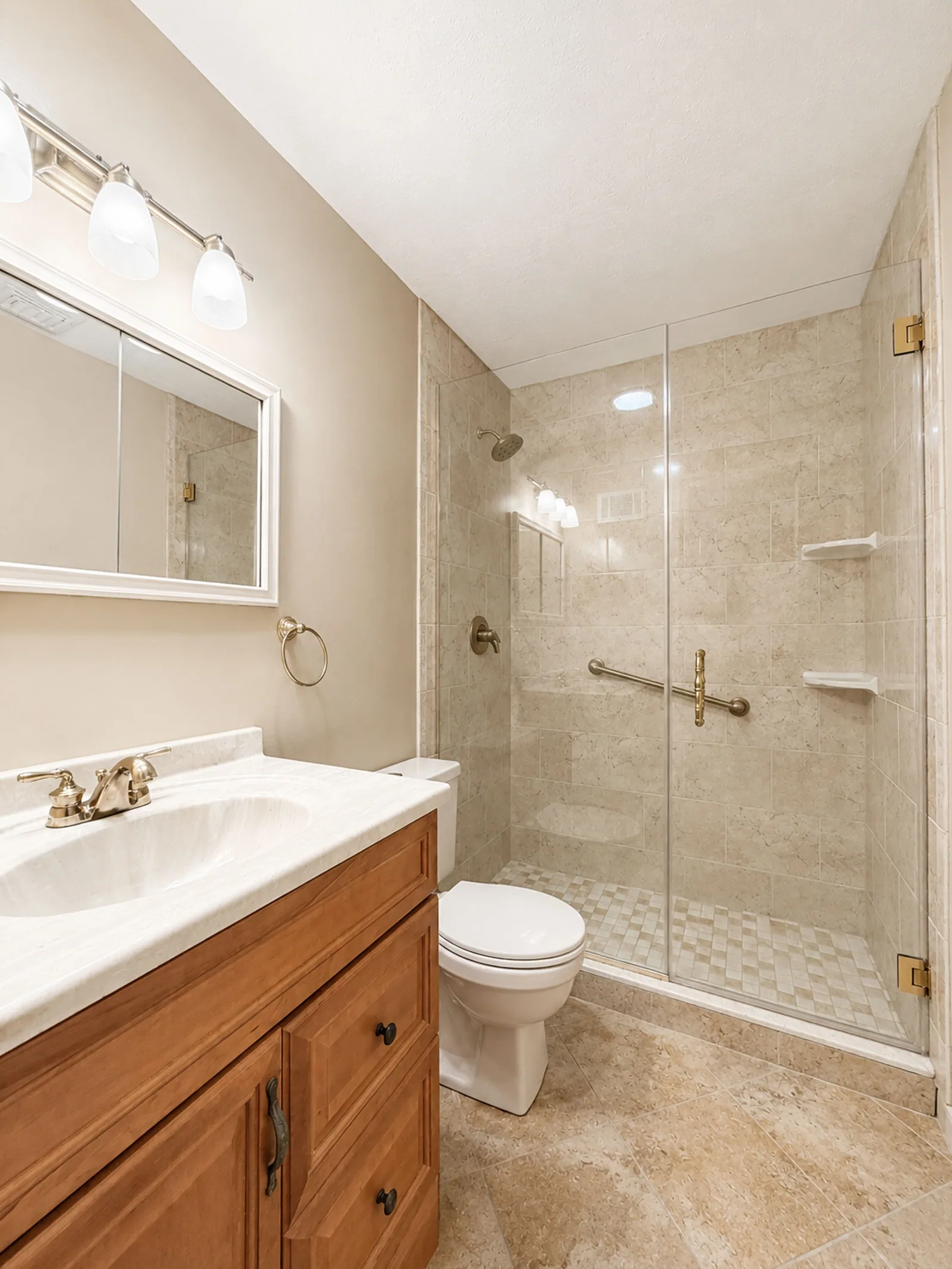 Full bathroom alternate angle